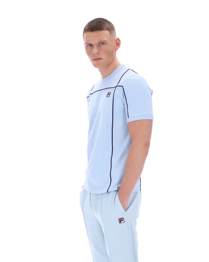 Camiseña Terri Skyway con ribetes en contraste