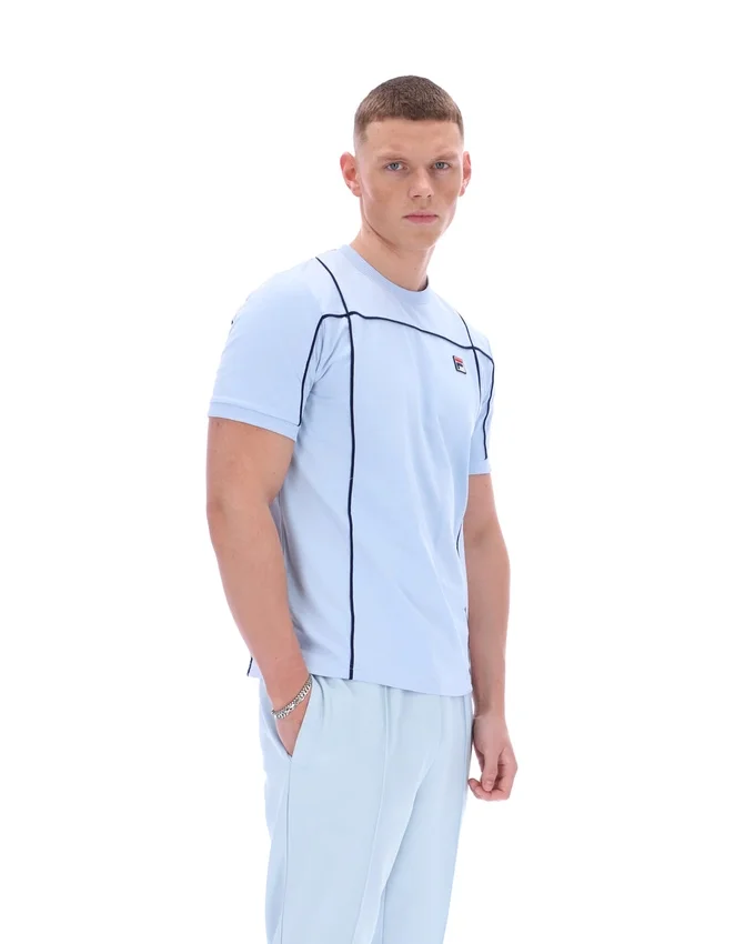 Camiseña Terri Skyway con ribetes en contraste
