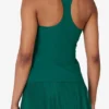 Camiseta de tenis verde con espalda en forma de U