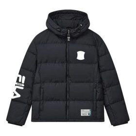 Chaqueta de plumón con capucha oversize de la colaboración Fila x Mihara Yasuhiro «Negro, Blanco, Azul»