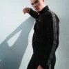 Chaqueta negra «Roman» con cremallera completa y detalles de cinta