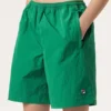 Pantalones cortos arrugados verdes Fila x Hailey