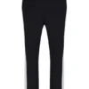 Pantalones negros inspirados en el tenis de Ali