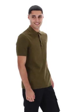 Polo de punto texturizado Sander en verde oliva oscuro