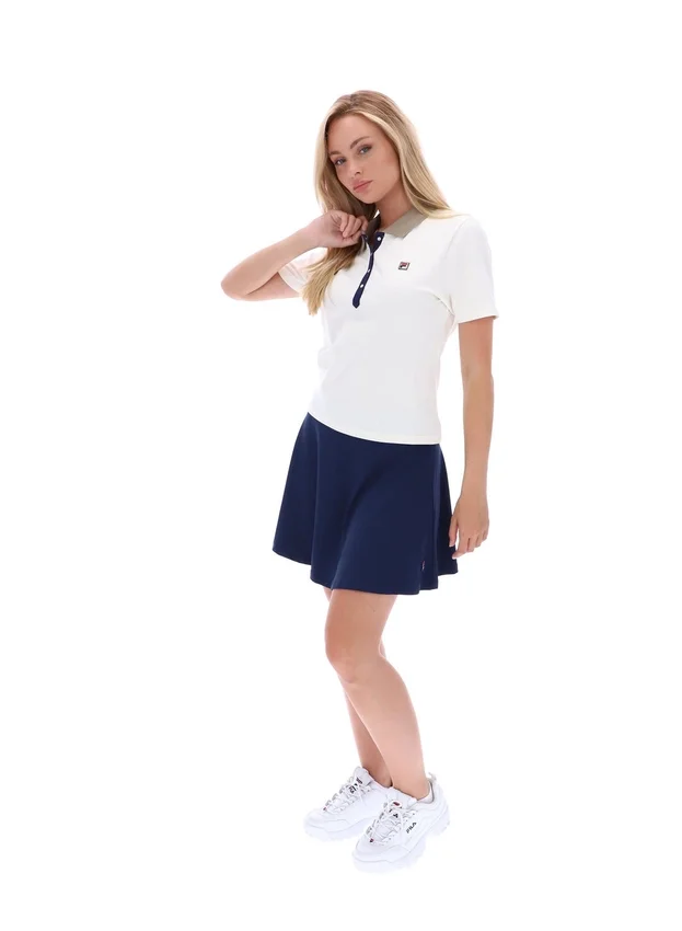 Polo icónico ajustado Juno en color Gardenia