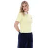 Polo Juno Fitted Iconic en amarillo cera