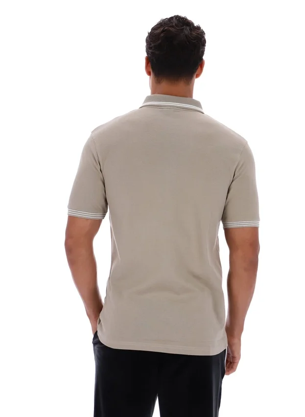 Polo Soren 2 en color caqui vintage con ribetes