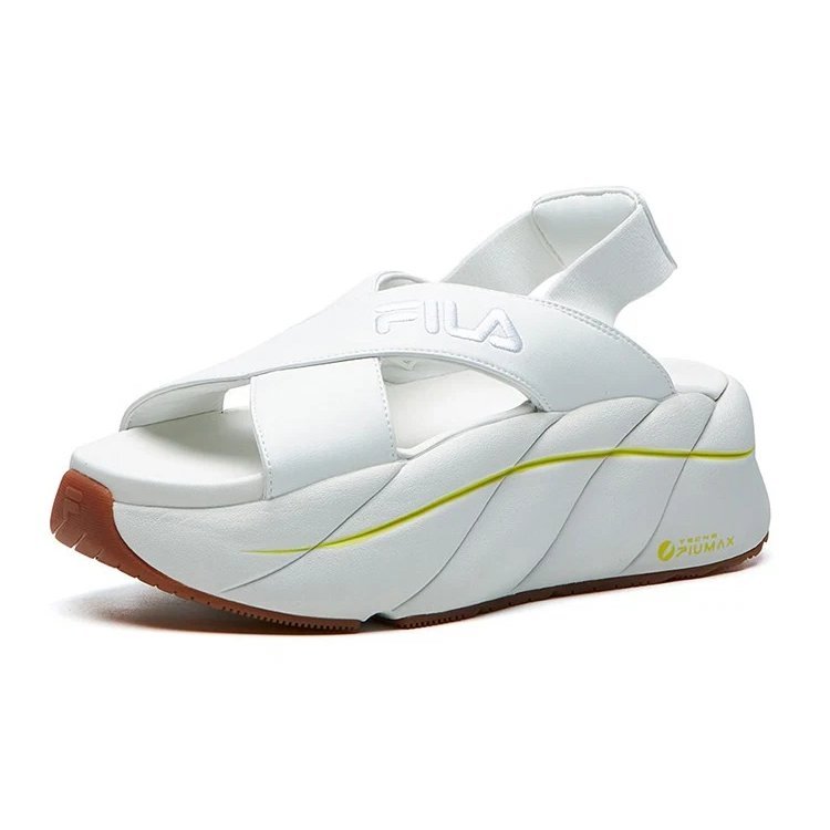 Sandalias deportivas en blanco brillante