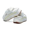 Sandalias deportivas en blanco brillante