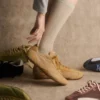 Zapatilla Ritmo de gamuza amarilla para mujer