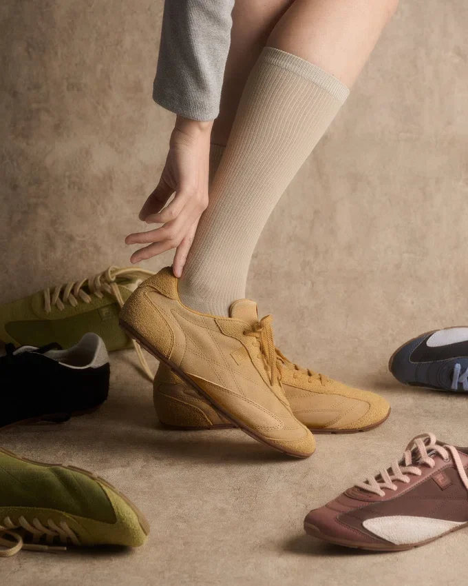 Zapatilla Ritmo de gamuza amarilla para mujer