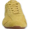 Zapatilla Ritmo de gamuza amarilla para mujer