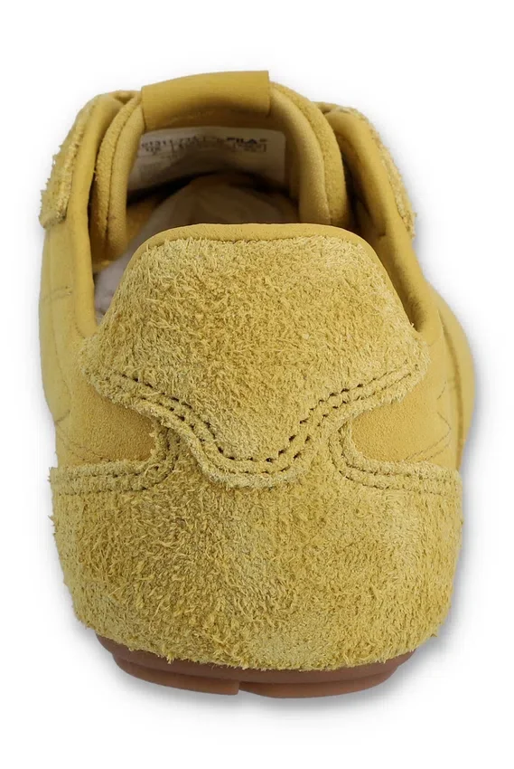 Zapatilla Ritmo de gamuza amarilla para mujer