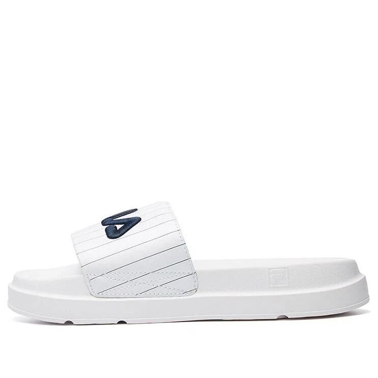 Zapatillas blancas de suela gruesa