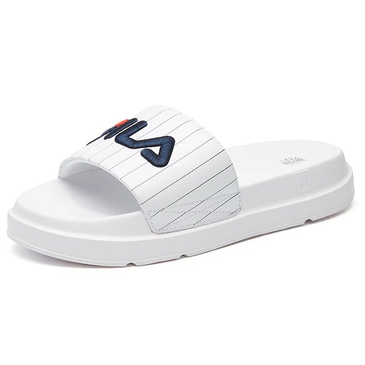 Zapatillas blancas de suela gruesa