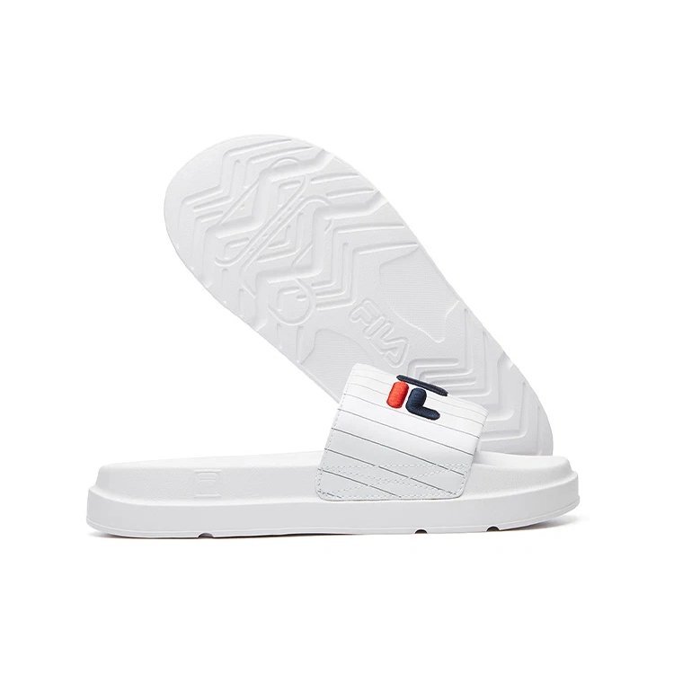Zapatillas blancas de suela gruesa