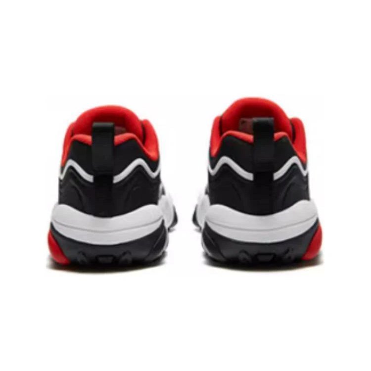 Zapatillas casuales Essential «Negro, gris y rojo»
