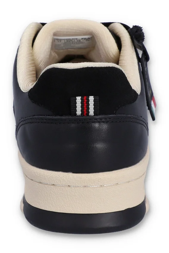 Zapatillas de baloncesto Rissmo Low en negro