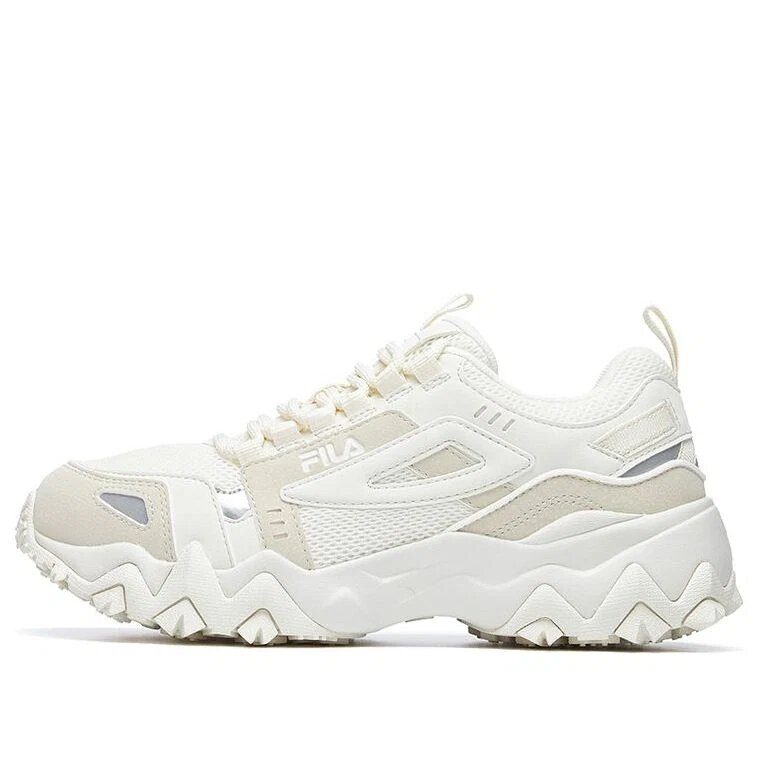 Zapatillas de correr de caña baja Oakmont, color beige