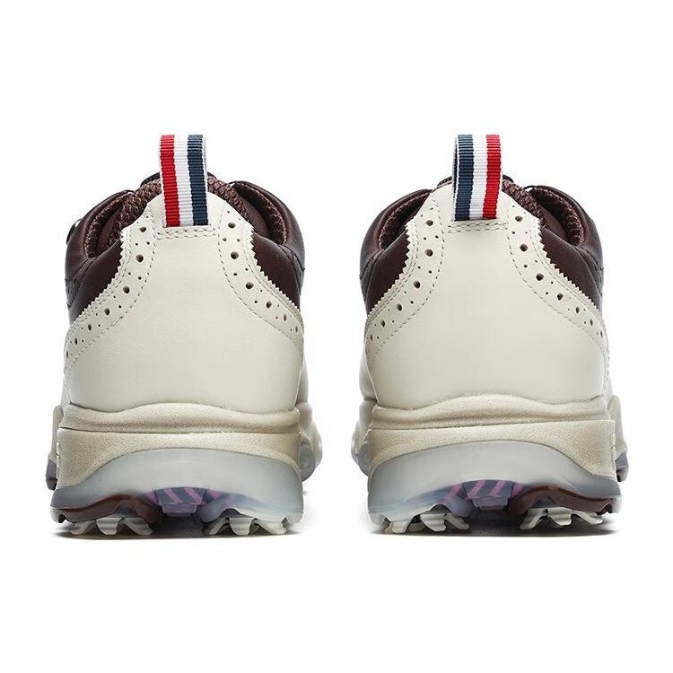 Zapatillas de golf tipo Oxford con clavos «Blanco-marrón»
