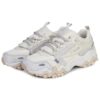 Zapatillas Oakmont TR de la colección Fila x BTS Colorful Summer en beige/blanco/gris